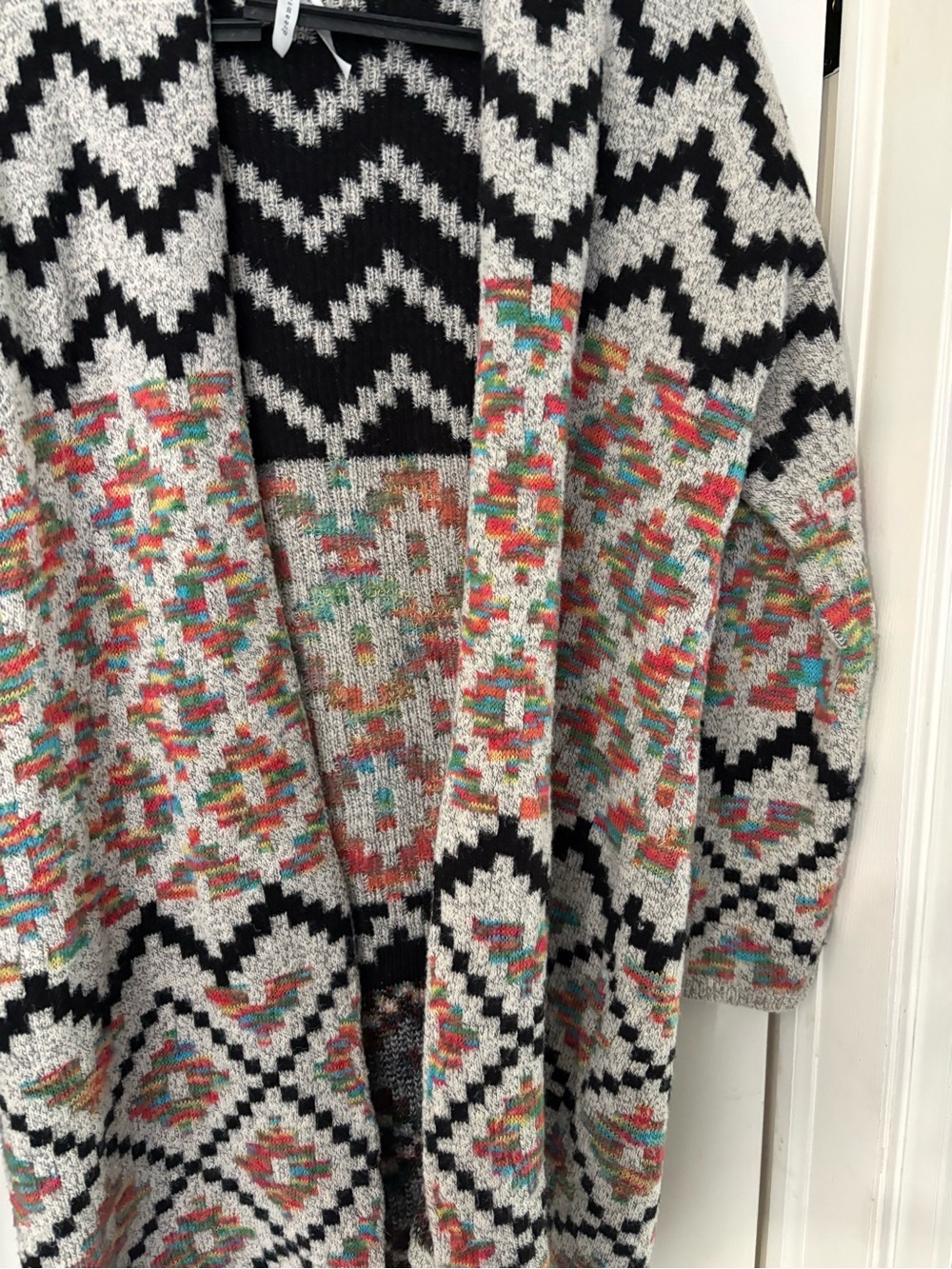 Black & Gray Chevron Multicolor Patterned Open Cardigan